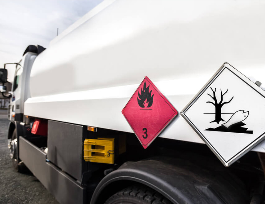 БАЊАЛУКА, 26. ФЕБРУАРА /СРНА/ - На подручју Бањалуке и данас је забрањен превоз експлозивних материја и наоружања и војне опреме с циљем безбједности учесника митинга подршке заштити и одбрани Републике Српске и њених интереса.