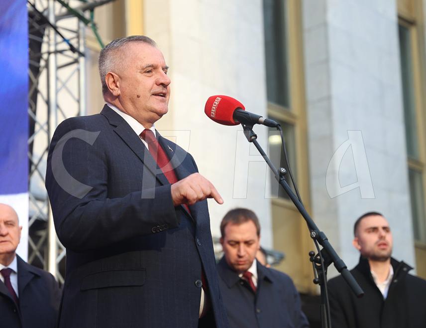 БАЊАЛУКА, 25. ФЕБРУАРА /СРНА/ - Премијер Републике Српске Радован Вишковић истакао је данас у Бањалуци да Српска живи свој живот и да ће тако бити наредних година и вијекова.