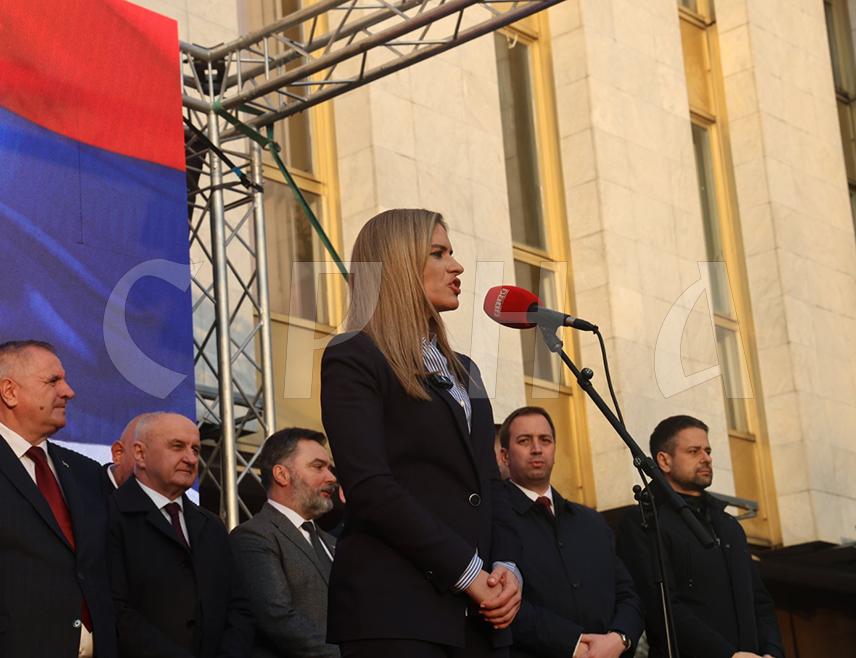 БАЊАЛУКА, 25. ФЕБРУАРА /СРНА/ - Предсједница Српске странке Заветници Милица Ђурђевић Стаменковски рекла је да је воља народа важнија од сваког топуза, те да је предсједник Републике Српске Милорад Додик показао да је чувар националних интереса, због чега му се и суди у Суду БиХ.