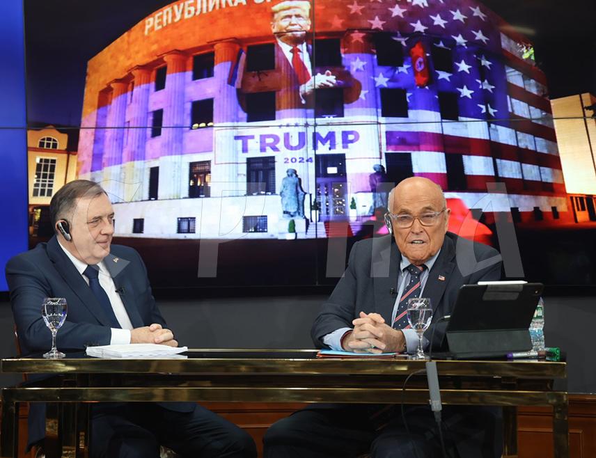 БАЊАЛУКА, 26. ФЕБРУАРА /СРНА/ - Предсједник Републике Српске Милорад Додик је снажан пријатељ САД и један је од водећих, ако не и водећи политичар у земљи већ неколико деценија, изјавио је бивши градоначелник Њујорка, адвокат и близак пријатељ америчког предсједника Доналда Трампа, Рудолф Ђулијани на почетку подкаста са предсједником Српске.