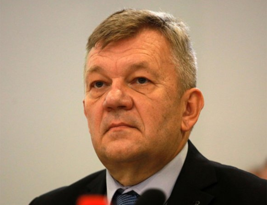 БАЊАЛУКА, 26. ФЕБРУАРА /СРНА/ - Професор Факултета безбједносних наука Универзитета у Бањалуци Предраг Ћеранић изјавио је данас да је на сцени специјални или хибридни рат, који обухвата широк спектар активности усмјерених на дерогирање институција Републике Српске како би дошло до њеног урушавања.