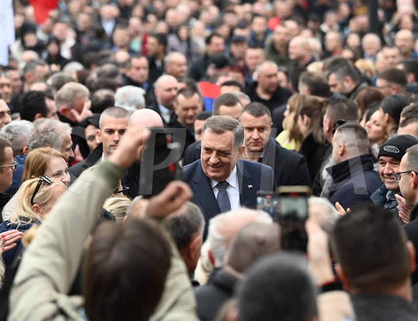ИСТОЧНО САРАЈЕВО, 26. ФЕБРУАРА /СРНА/ - Предсједавајућа Предсједништва БиХ Жељка Цвијановић поручила је данас да су неприхватљиве политичке пресуде у неуставном процесу који је покренуо неизабрани странаца.
