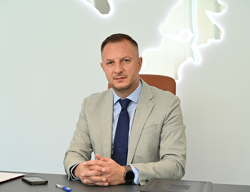 БАЊАЛУКА, 26. ФЕБРУАРА /СРНА/ - Тешко је било очекивати да ће данас из некадашње касарне "Виктор Бубањ", озлоглашеног ратног логора за Србе, стићи праведна одлука у поступку против предсједника Републике Српске Милорада Додика, рекао је члан Главног одбора Савеза независних социјалдемократа /СНСД/ Недељко Ћорић.