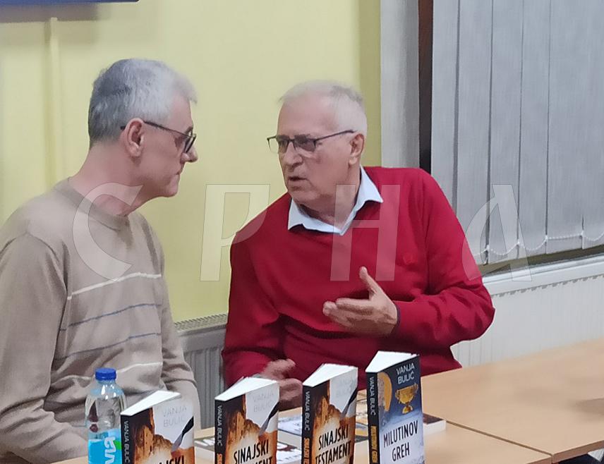 ЗВОРНИК, 26. ФЕБРУАРА /СРНА/ - У зворничкој Народној библиотеци и музејској збирци отворена је вечерас културна манифестација "Марковићеви дани", посвећена књижевнику и културном раднику Марку Марковићу, на којој је био гост новинар и књижевник Вања Булић.