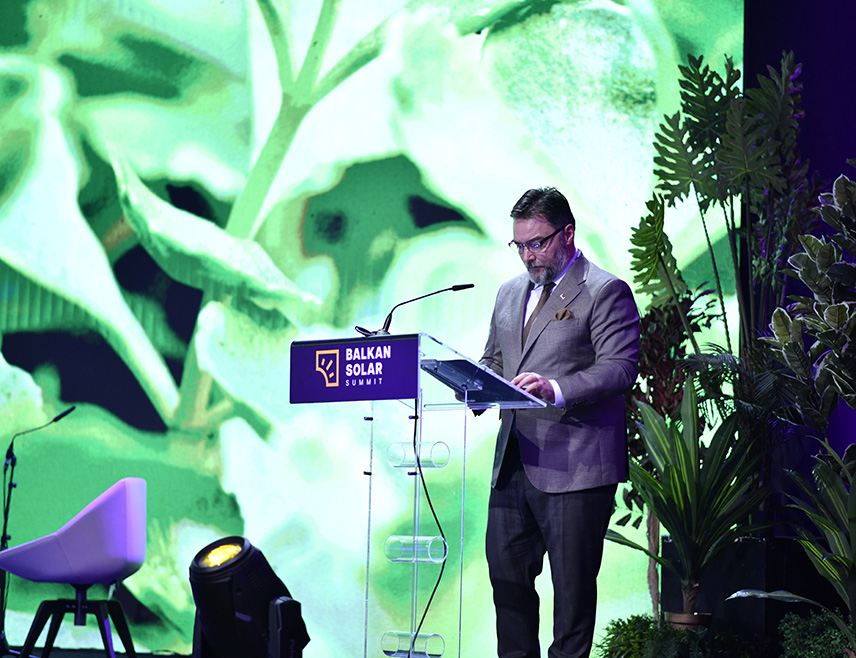 БАЊАЛУКА, 27. ФЕБРУАРА /СРНА/ - Министар спољне трговине и економских односа у Савјету министара Сташа Кошарац рекао је да је од суштинске важности да Република Српска и Федерација БиХ, примјеном регулаторног оквира ЕУ, у енергетици сачувају суверенитет.