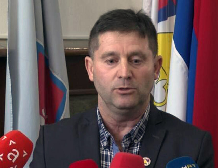 КОЗАРСКА ДУБИЦА, 27. ФЕБРУАРА /СРНА/ - Борачка организација општине Козарска Дубица пружила је подршку предсједнику Републике Српске, уз поруку да су им на располагању у очувању институција и надлежности Српске.