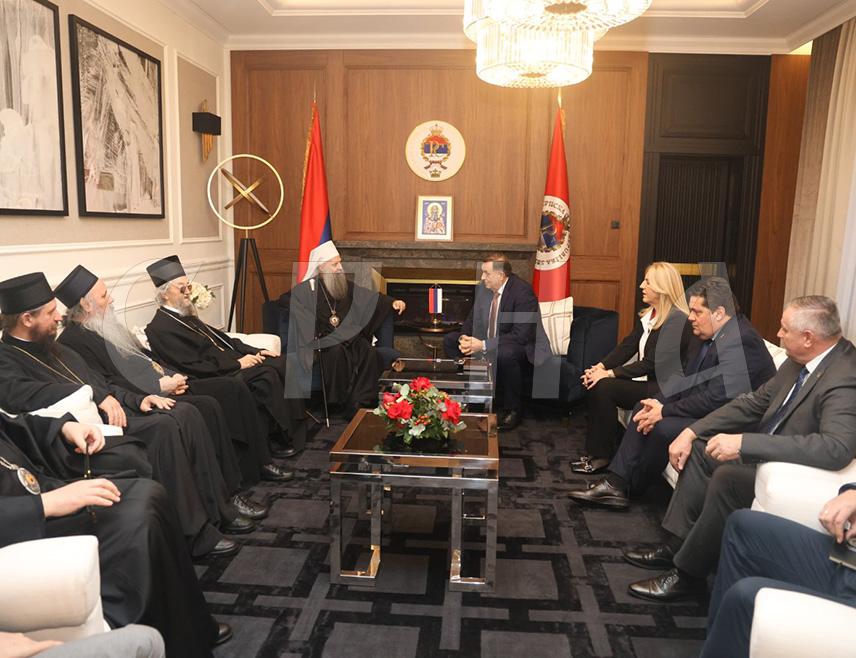 БАЊАЛУКА, 27. ФЕБРУАРА /СРНА/ - Предсједник Републике Српске Милорад Додика састао се са Његовом светошћу патријархом српским Порфиријем у Бањалуци.