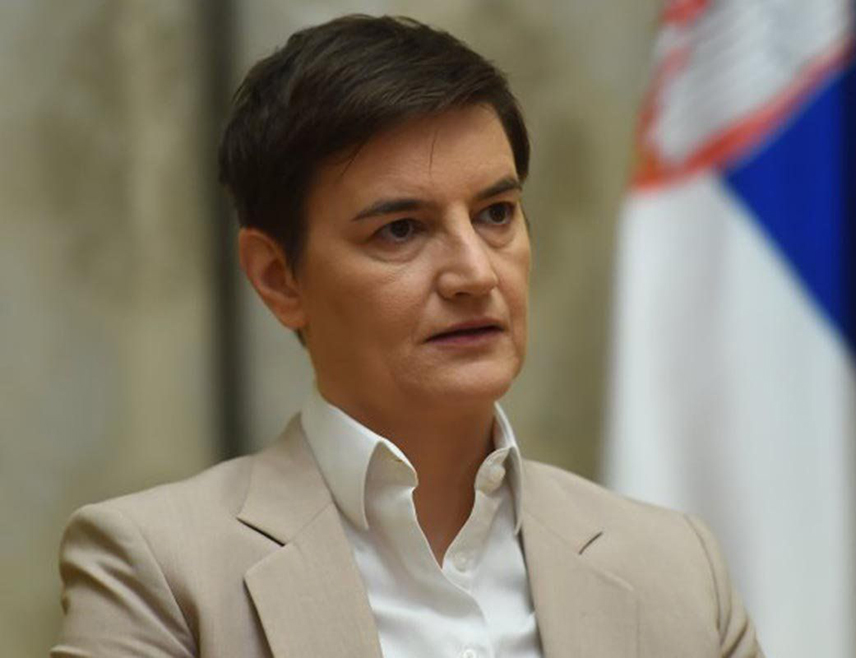 БЕОГРАД, 27. ФЕБРУАРА /СРНА/ - Предсjедник Скупштине Србије Ана Брнабић поручила је да тврдње извjестиоца Европског парламента Тонина Пицуле о ситуацији у Србији и о предсjеднику Александру Вучићу показују да се Пицула понаша као "психијатар аматер", те истакла да је лијепо што је појаснио извор своје ароганције.