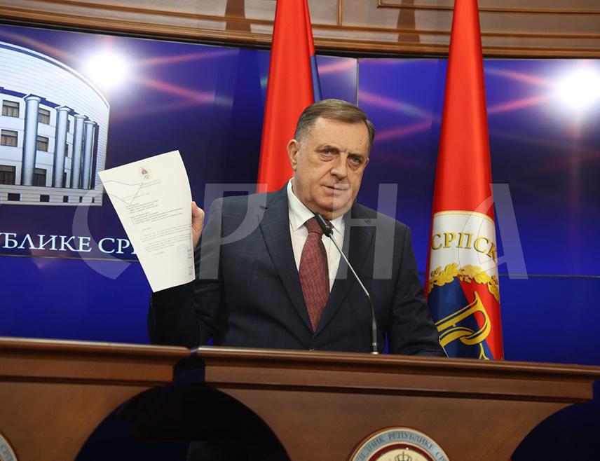 BANJA LUKA, FEBRUARY 27 /SRNA/ - Republika Srpska President Milorad Dodik said that he and the Prime Minister of Srpska, Radovan Višković, have extended an invitation to the President of the Federation of BiH /FBiH/, Lidija Bradara, and the Prime Minister of the FBiH, Nermin Nikšić, to come to Banja Luka at a time that suits them, to discuss the implementation of the Dayton Peace Agreement.