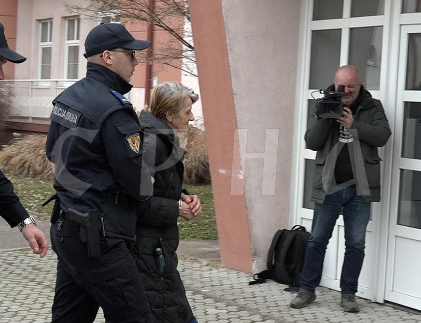 БРЧКО, 27. ФЕБРУАРА /СРНА/ – Tужилаштво Брчко дистрикта предложило је вечерас судији за претходни поступак да одреди једномјесечни притвор за три лица, ухапшена у случају откривања 31 дјетета у Брчком, саопштено је из ове правосудне институције.