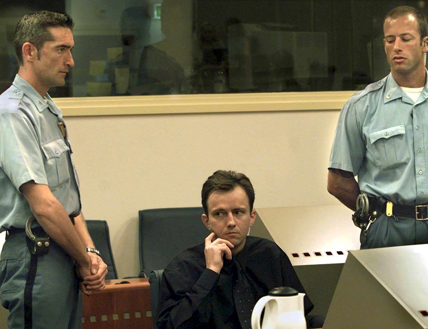 ХАГ, 28. ФЕБРУАРА /СРНА/ - Горан Јелисић, кога је Хашки трибунал осудио на 40 година затвора због злочина на подручју Брчког, затражио је привремено пуштање на слободу.