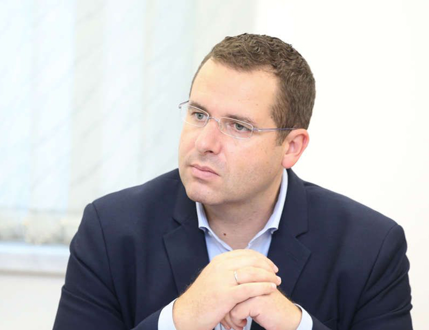 БАЊАЛУКА, 28. ФЕБРУАРА /СРНА/ - Делегат у Клубу Срба у Дому народа Парламентарне скупштине БиХ Радован Ковачевић изјавио је да, што се тиче Дејтонског споразума, поготово Устава БиХ, Савјет за имплементацију мира /ПИК/ не постоји.