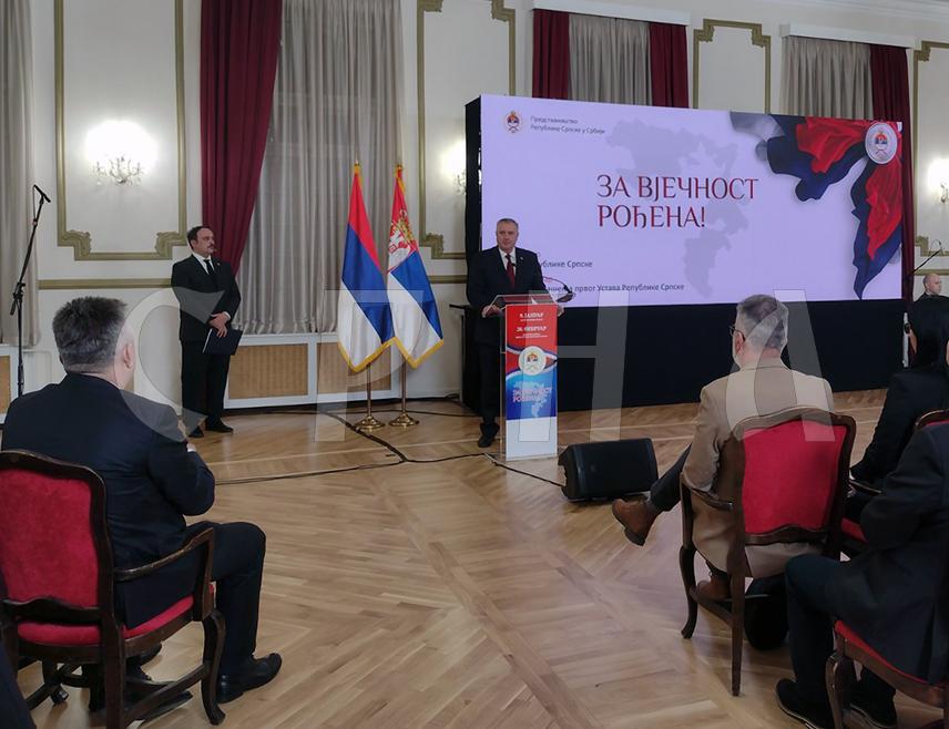 БЕОГРАД, 28. ФЕБРУАРА /СРНА/ - Премијер Републике Српске Радован Вишковић вечерас је у Београду пренио поруку предсједника Српске Милорада Додика да не брину за судбину и будућност Републике.