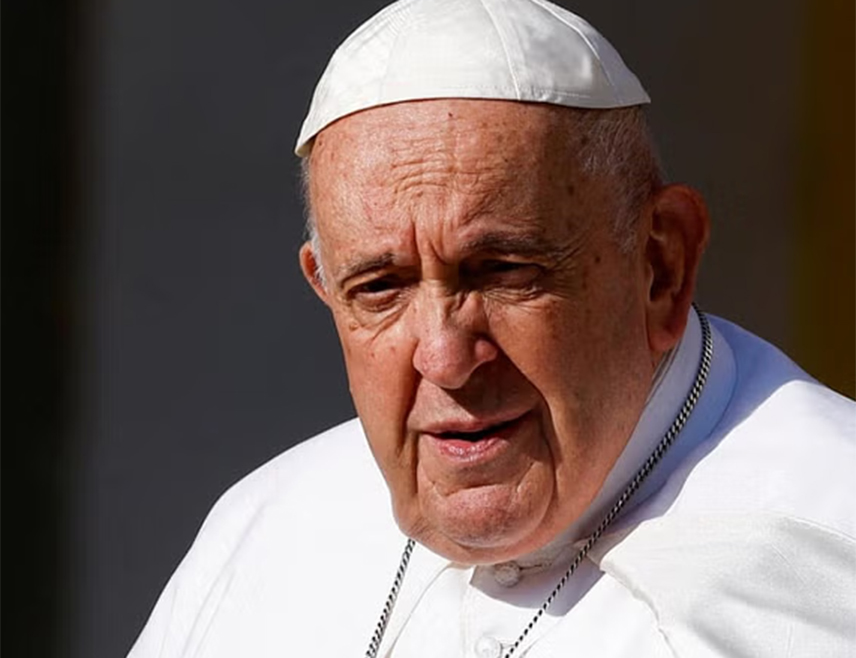 РИМ, 28. ФЕБРУАРА /СРНА/ - Папа Фрањо, који се лијечи од упале плућа, имао је бронхијални спазам, саопштено је вечерас из Ватикана.