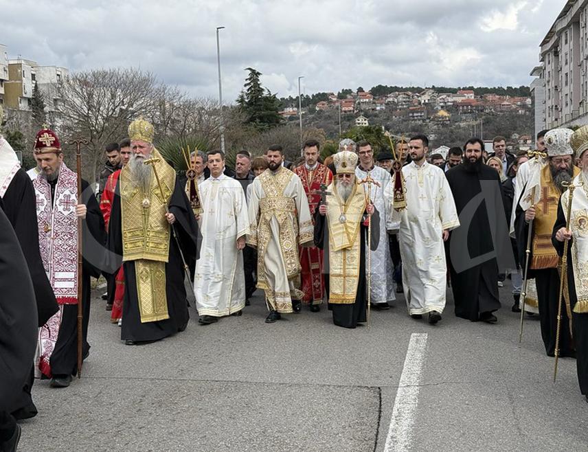 ПОДГОРИЦА, 1. МАРТА /СРНА/ - Дводневне свенародне свечаности које се у част Светог Симеона Мироточивог, патрона Митрополије црногорско-приморске, традиционално организују у Подгорици, завршене су данас литургијским сабрањем и Светосимеоновском литијом од Саборног храма Христовог Васкрсења до Немањиног града на обали ријеке Рибнице.