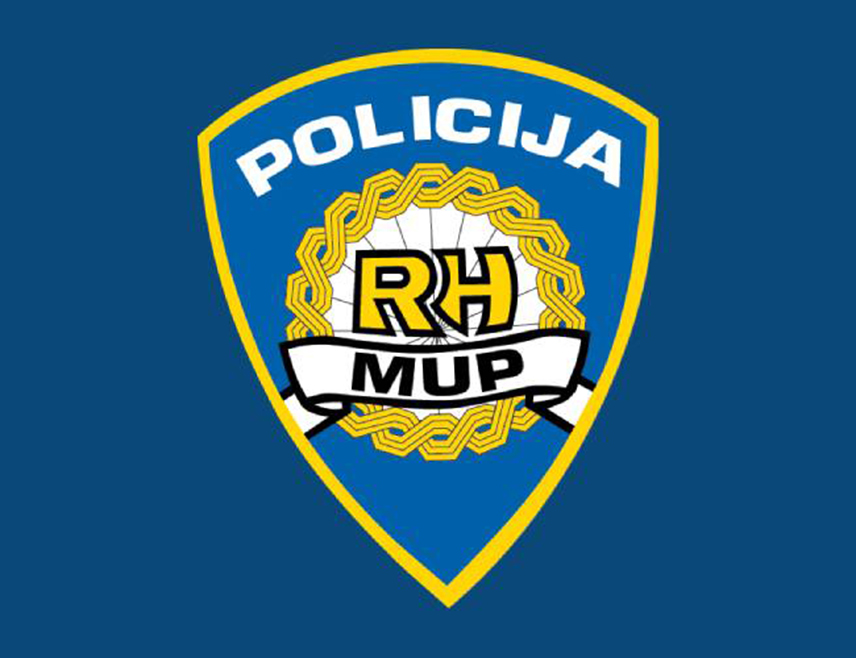 ЗАДАР, 2. МАРТА /СРНА/ - У болници у Задру преминуо је 26-годишњи мушкарац, који је јутрос пронађен повријеђен у једној од градских улица, а у вези са овим догађејм приведене су три мушкарца.