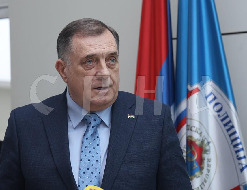 БАЊАЛУКА, 2. МАРТА /СРНА/ - Предсједник Републике Српске Милорад Додик рекао је да је безбједносно и институционално стање стабилно, те је навео да су сви потези Српске и њених институција засновани на поштовању Устава и Дејтона.