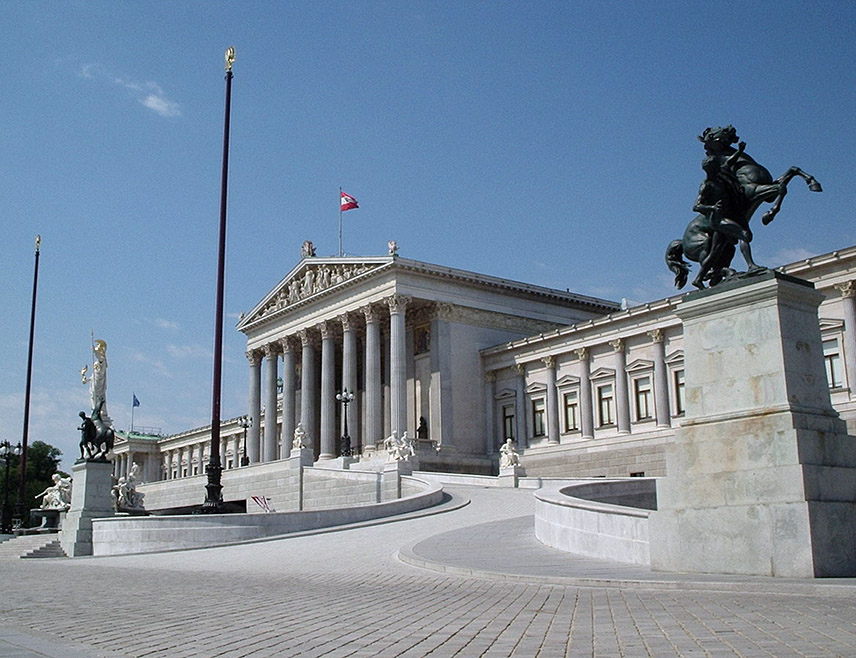 БЕЧ, 2. МАРТА /СРНА-Ројтерс/ - Чланови аустријске либералне партије Неос великом су  већином гласали за коалициони споразум са конзервативном Народном партијом /ОВП/ и Социјалдемократском странком /СПО/, чиме је отворен пут формирању владе.