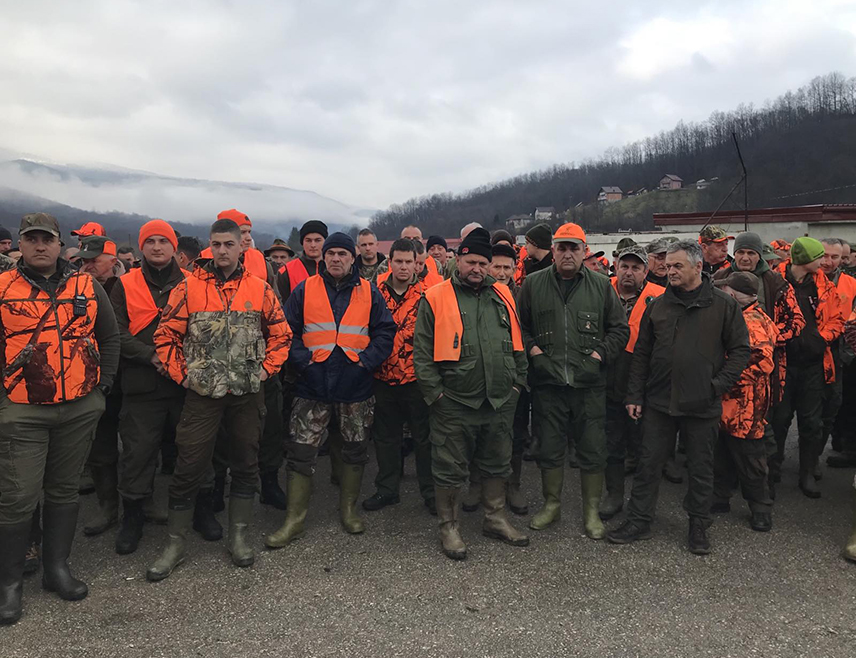 МИЛИЋИ, 2. МАРТА /СРНА/ - У Милићима је данас одржана традиционална хајка на вука која је окупила око 300 ловаца из Републике Српске, Федерације БиХ и Србије, а завршена је без трофеја.