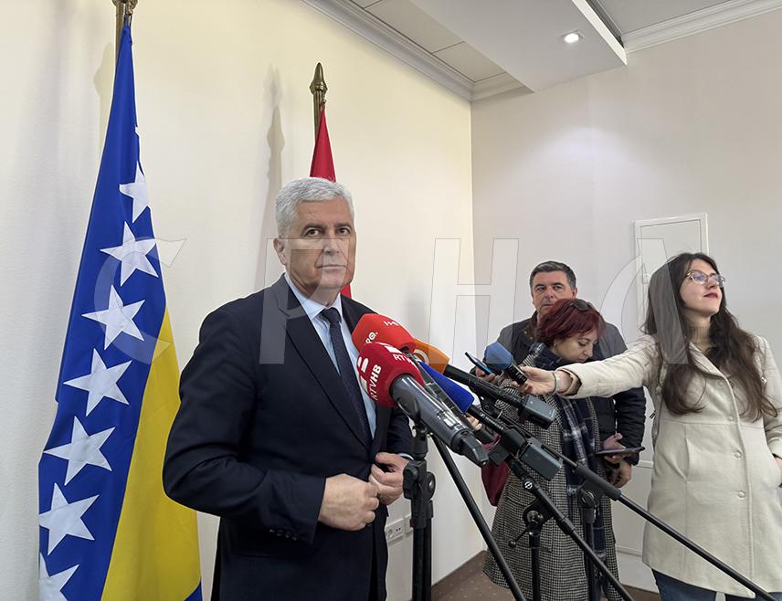 МОСTАР, 3. МАРTА /СРНА/ - Предсједник Хравстког народног сабора Драган Човић изјавио је да ће Хрватски народни сабор /ХНС/ у БиХ дати пуни допринос да се односи у БиХ стабилизују, те да сматра да ће сарадња на нивоу БиХ бити настављена.