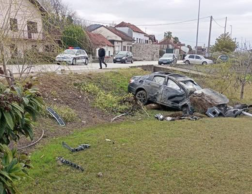 ЉУБУШКИ, 3. МАРТА /СРНА/ - Ухапшено је лице за које постоје индиције да је возило аутомобил "мерцедес" албанске регистрације и изазвало саобраћајну незгоду у мјесту Пробој код Љубушког, а потом побјегло.