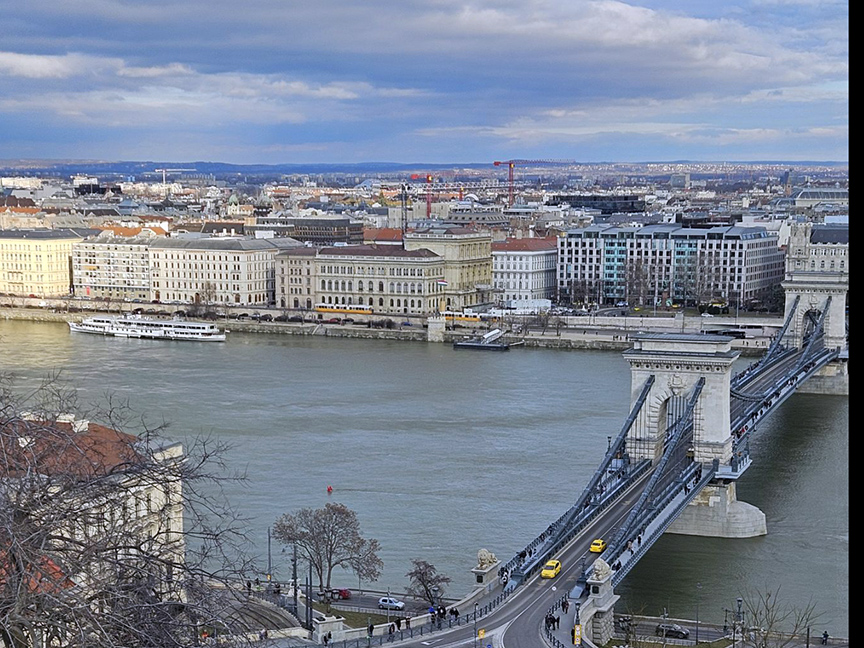 БУДИМПЕШТА, 4. МАРТА /СРНА - РИА Новости/ - Влада Мађарске подржава одлуку предсједника САД Доналда Трампа да суспендује слање војне помоћи Украјини, саопштио је портпарол Владе Золтан Ковач.