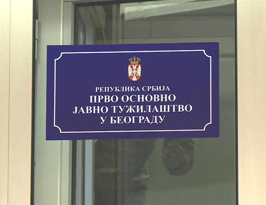 БЕОГРАД, 4. МАРТА /СРНА/ - Прво основно јавно тужилаштво у Београду упутило захтјев МУП-у Србије за прикупљање потребних обавјештења с циљем утврђивања лица која су унијела и употријебила пиротехничка средства у просторијама Скупштине Србије.