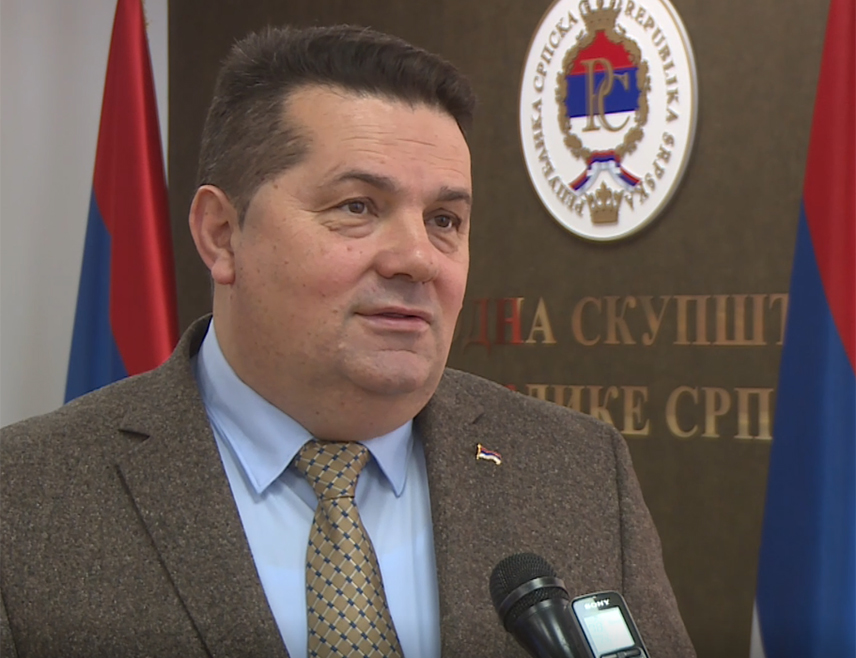 БАЊАЛУКА, 5. МАРТА /СРНА/ - Предсједник Народне скупштине Републике Српске Ненад Стевандић поручио је да пристојна Србија мора да побиједи и не смије да се повинује вољи насилника који су финансирани споља.