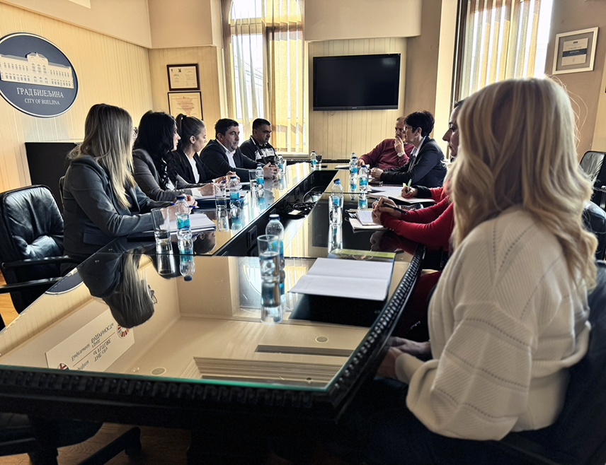 БИЈЕЉИНА, 5. МАРTА /СРНА/ - Бијељина је иницирала пренос права на управљање заштићеним подручјем Громижељ на локални ниво с обзиром на то да је природно станиште са више од 450 различитих биљних врста које захтијева озбиљнију заштиту и план управљања, саопштено је након састанка представника града и Министарства за просторно уређење, грађевинарство и екологију Републике Српске.