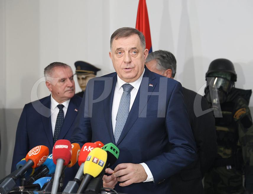 БАЊАЛУКА, 5. МАРТА /СРНА/ - БиХ је експеримент међународног фактора који још није умро, а све су мање шансе да ће преживјети, изјавио је предсједник Републике Српске Милорад Додик.