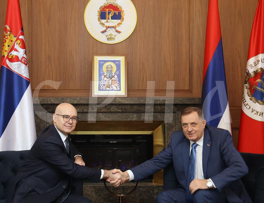 БАЊАЛУКА, 7. МАРТА /СРНА/ - Предсједник Републике Српске Милорад Додик састао се данас у Бањалуци са премијером Србије Милошем Вучевићем.