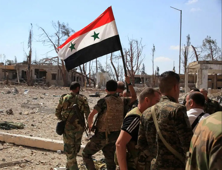 ДАМАСК, 7. МАРТА /СРНА/ - Сиријска војска која се бори на страни нових власти користи артиљерију за нападе на насеља у покрајини Латакији, у оквиру сукоба са присталицама бившег предсједника Сирије Башара ел Асада, изјавио је неименовани извор агенције ТАСС.