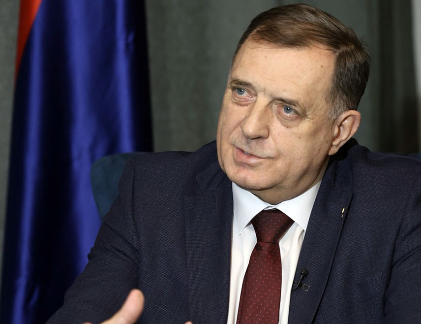 БИЛЕЋА, 7. МАРТА /СРНА/ - Предсједник Републике Српске Милорад Додик назвао је глупостима наводе о његовом хапшењу, који долазе из Федерације БиХ, те истакао да нема потребе да се узнемирава јавност, да Срби не треба да се брину јер он зна шта ради.