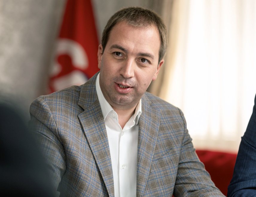 БАЊАЛУКА, 7. МАРТ /СРНА/ - Предсједник СПС-а Горан Селак изјавио је Срни да му је част што је у име Републике Српске предложен, а одлуком предсједавајућег Савјета министара Борјане Кришто именован на позицију министра безбједности у Савјету министара.