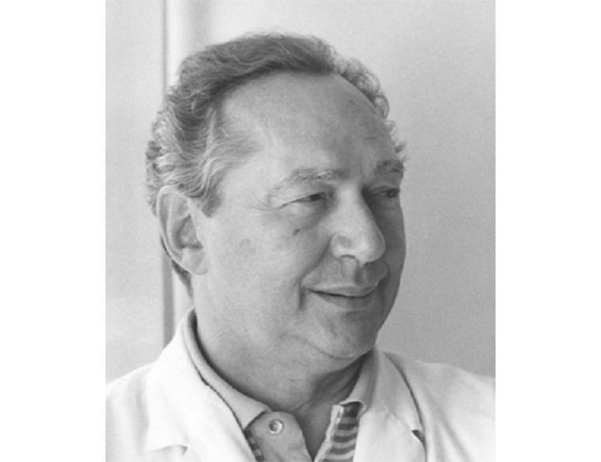 БИЈЕЉИНА, 8. МАРТА /СРНА/ - Српски неуропсихијатар и професор Филозофског факултета у Београду Милан Поповић /1924-2012/ добио је 9. марта 1993. године награду "20. вијек", коју му је додијелио Међународни институт у Кембриџу за достигнућа у науци.