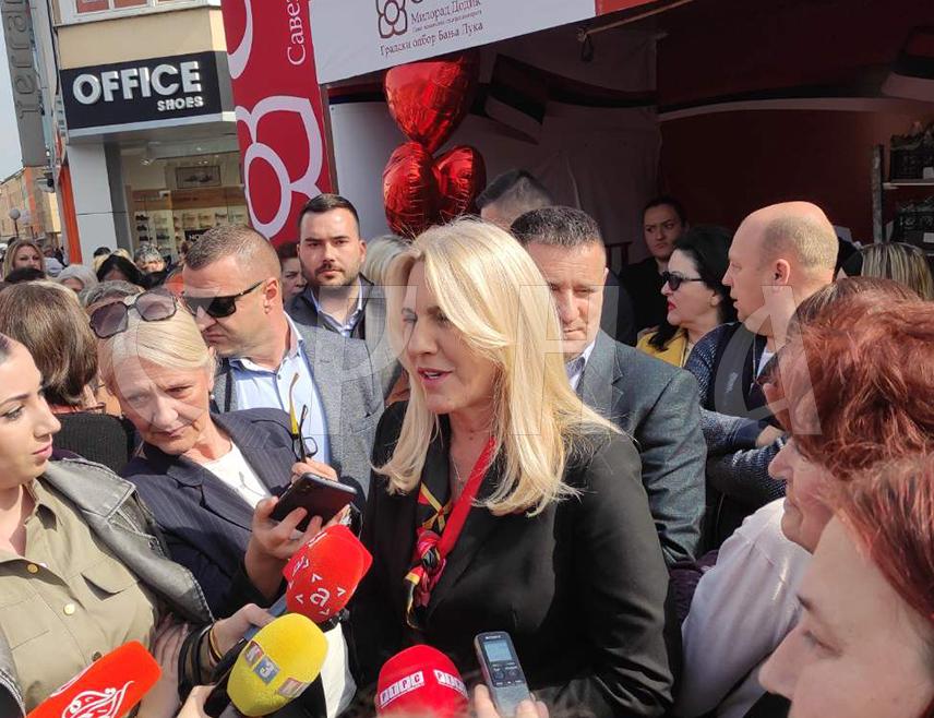 БАЊАЛУКА, 8. МАРТА /СРНА/ - Српски члан и предсједавајућа Предсједништва БиХ Жељка Цвијановић изјавила је да су одлуке крњег Уставног суда БиХ, који оспорава законе Народне скупштине Републике Српске, одавно у функцији прављења неког амбијента који би био супротан Уставу.