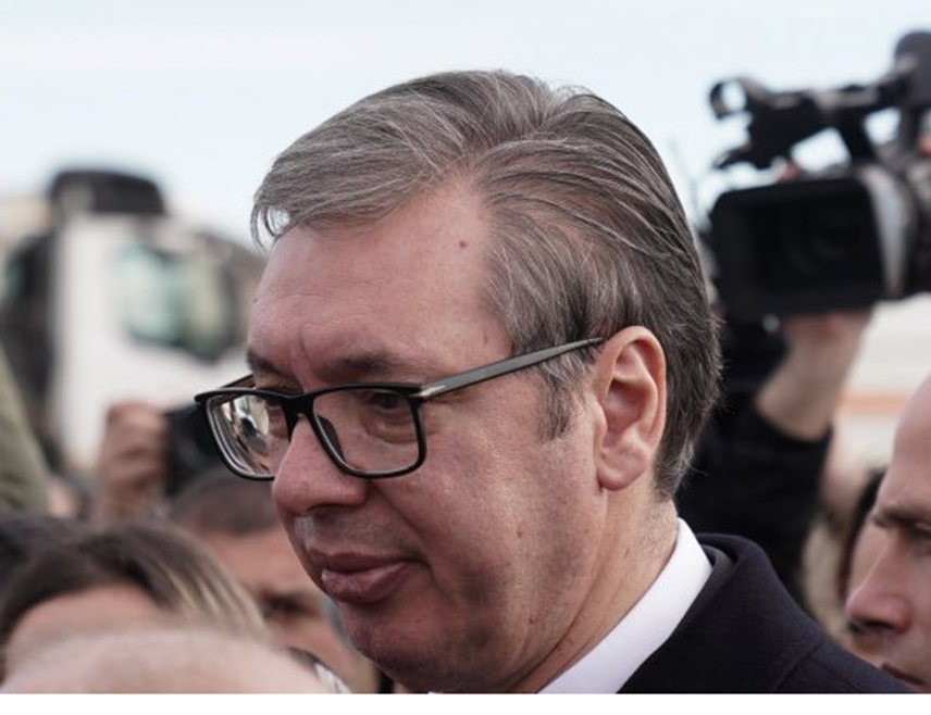 БЕОГРАД, 8. МАРТА /СРНА/ - Предсједник Србије Александар Вучић изјавио је у Алибунару, да ће у суботу, 15. марта, за када је најављен велики протест у Београду, опозиција покушати нешто да уради насиљем и да ће тада, како се изразио, "бити одсвиран крај".