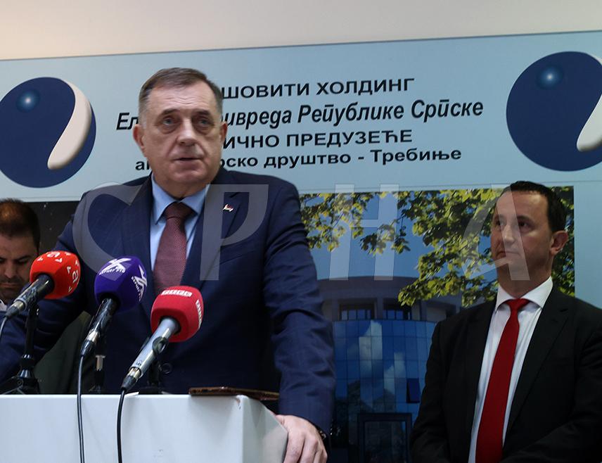 TРЕБИЊЕ, 8. МАРTА /СРНА/ - Предсједник Републике Српске Милорад Додик изјавио је данас да Српска у овом тренутку не размишља о повећању цијене струје.