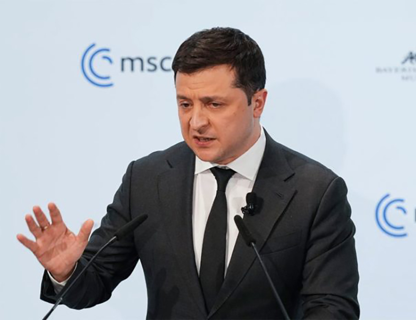 КИЈЕВ, 8. МАРТА /СРНА-Ројтерс/ - Украјински предсједник Владимир Зеленски изјавио је да је Украјина "потпуно посвећена" конструктивном дијалогу са америчким представницима у Саудијској Арабији сљедеће седмице и нада се да ће се договорити о неопходним одлукама и корацима.