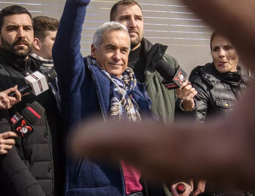 БУКУРЕШТ, 8. МАРТА /СРНА-РИА Новости/ - Уставни суд Румуније саопштио је да је одбио жалбе на регистрацију Калина Ђорђескуа као кандидата за предсједника Румуније.