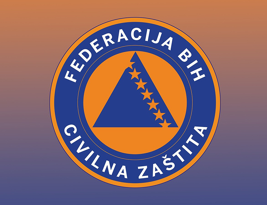 ЈАБЛАНИЦА, 10. МАРТА /СРНА/ - Општински штаб цивилне заштите Јабланица упозорио је становништво да предузму превентивне мјере због најављених обилних падавина и јаких удара југа.