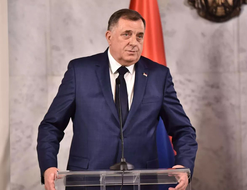 БАЊАЛУКА, 10. МАРТА /СРНА/ - Предсједник Републике Српске Милорад Додик изјавио је да за неусвајање буџета БиХ треба да одговарају Жељко Комшић и Денис Бећировић, који га нису прихватили на сједници Предсједништва БиХ, те да у овом случају не може да дође до лажног оптуживања.