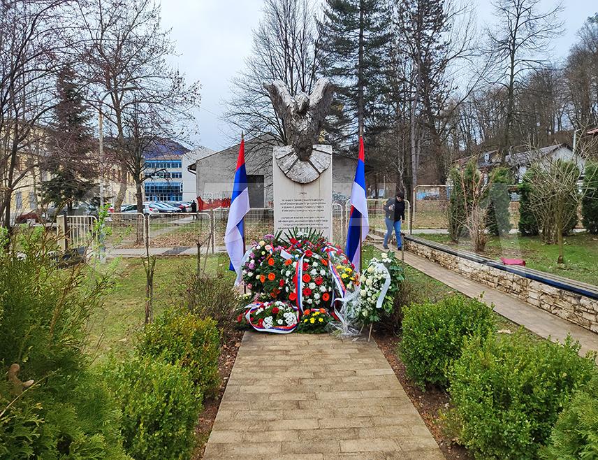 ИСТОЧНО НОВО САРАЈЕВО, 11. МАРТА /СРНА/ - Основна школа "Свети Сава" у Источном Новом Сарајеву обиљежиће данас Дан сјећања на страдалу дјецу Српског Сарајева са посебним акцентом на њене ученике Наташу Учур и Милицу Лаловић које су синоним страдања дјеце на подручју Сарајевско-романијске регије.