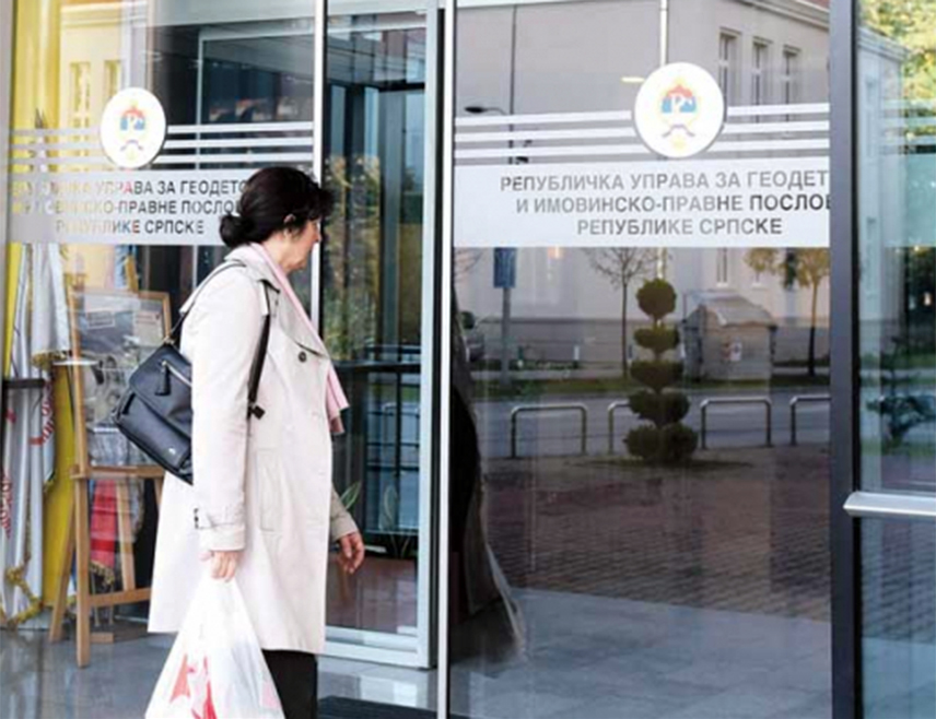 БАЊАЛУКА, 11. МАРТА /СРНА/ - Републичка управа за геодетске и имовинско-правне послове /РУГИПП/ позвала је грађане који имају непокретности на административној територији општине Невесиње, на подручју 17 катастарских општина у приближној површини од 71.419 хектара, да до 23. априла изврше обиљежавање и фото-сигналисање катастарских парцела, с обиром на то да је почео катастарски премјер за подручје наведених катастарских општина.