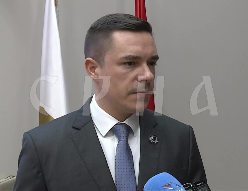 БАЊАЛУКА, 11. МАРТА /СРНА/ - Министар правде Републике Српске Милош Букејловић изјавио је да је очекивано да Народна скупштина разматра доношење новог устава Српске, јер је до сада промијењено двије трећине постојећег акта.