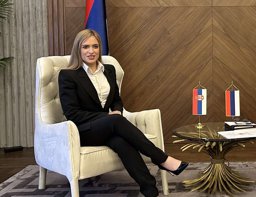 БЕОГРАД, 11. МАРТА /СРНА/ - Министар за бригу о породици и демографију Србије Милица Ђурђевић Стаменковски рекла је да без јаке Србије нема гаранције за српске државне и националне интересе, не може се подржати Република Српска, ни Срби у Црној Гори и другим земљама у региону, нити се може заштитити иједан Србин ма гдје се налазио.