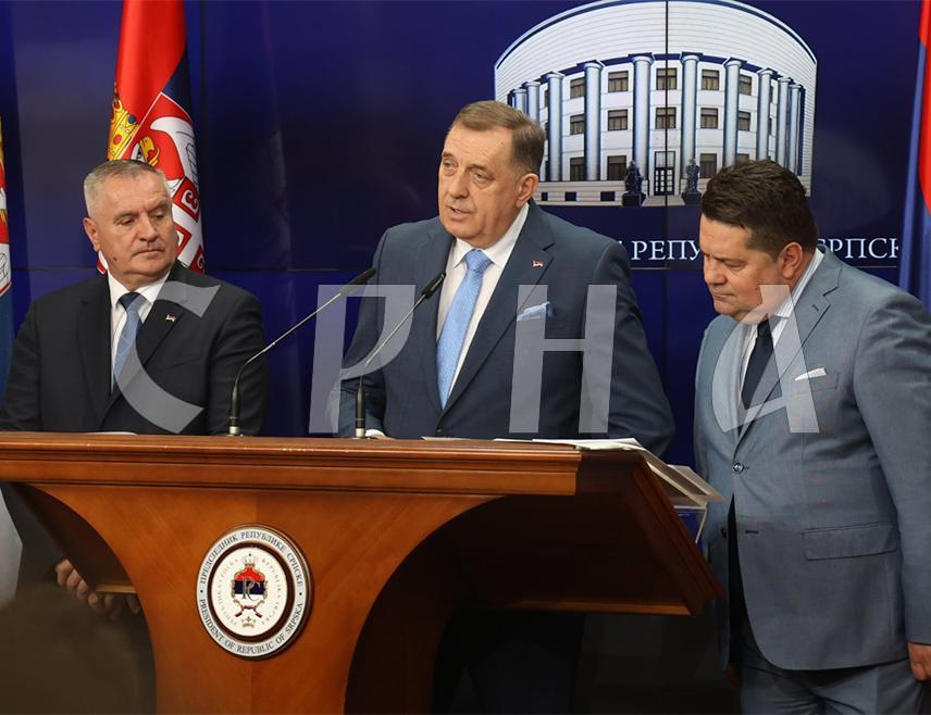 БАЊАЛУКА, 12. МАРТА /СРНА/ - Предсједник Републике Српске Милорад Додик најавио је да ће се ускоро састати са највишим званичницима Русије од којих ће затражити да не буде продужен мандат Алтеи.