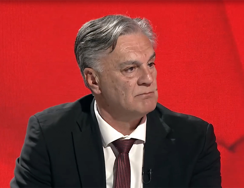 БАЊАЛУКА, 12. МАРТА /СРНА/ - Свако слово новог устава Републике Српске биће у складу са Уставом БиХ, изјавио је професор уставног права Синиша Каран.