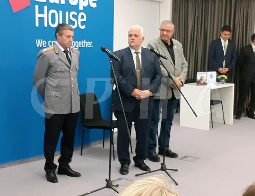 САРАЈЕВО, 12. МАРТА /СРНА/ - Амбасадор Бугарске у БиХ Валери Јотов и војни аташе пуковник Диан Даков организовали су вечерас у Сарајеву свечани пријем поводом Националног празника Бугарске, 3. марта - Дана ослобођења од Отоманске империје, као и 6. маја – Празника бугарске војске.