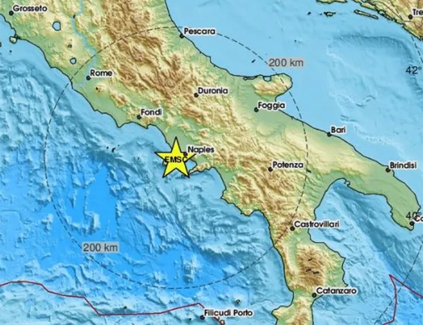 НАПУЉ, 13. МАРТА /СРНА/ - Земљотрес јачине 4,4 степена по Рихтеру погодио је рано јутрос флегрејска поља у Италији и осјетио се и у Напуљу.